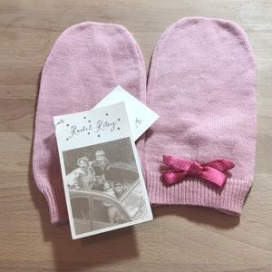 Rachel Riley Mittens w/ Bow NWT